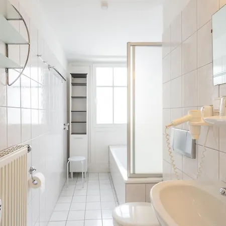 405, Seepark Apartment *