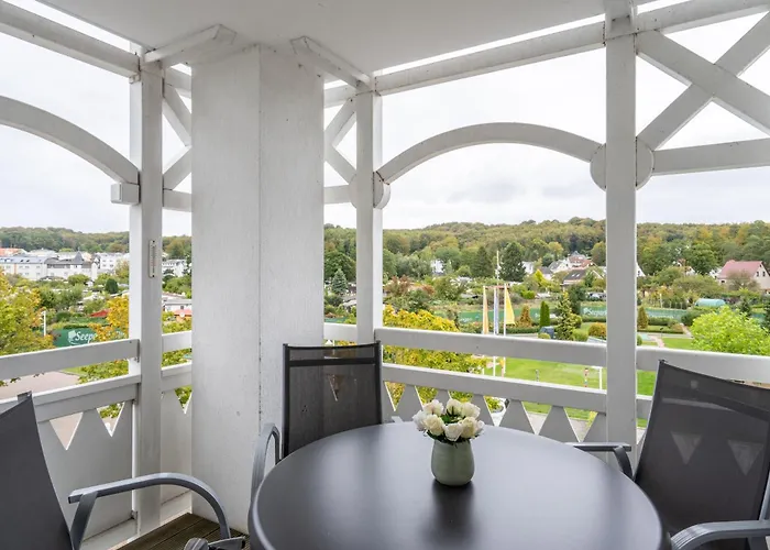 Apartment 405, Seepark *