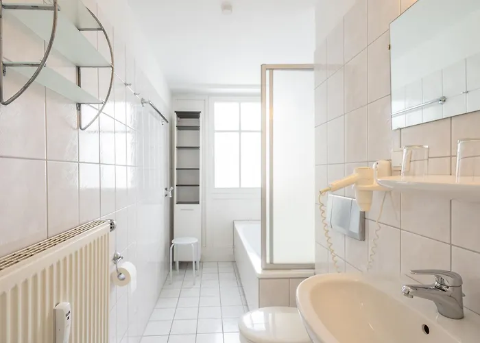 405, Seepark Apartment